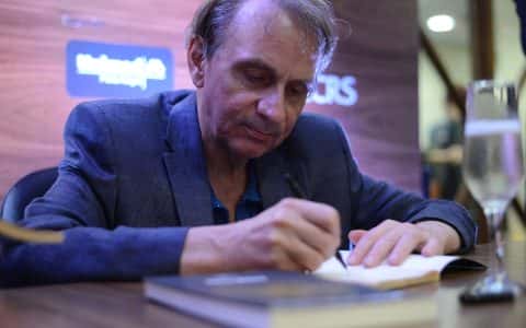 Houellebecq : « Il y aura des attentats dans des mosquées » Mizane.info