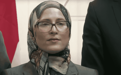 La conseillère canadienne Amira Elghawaby sous le feu des critiques. Mizane.info