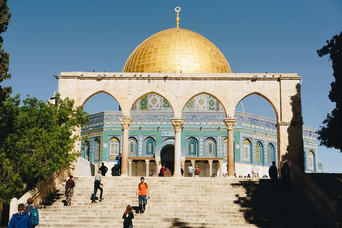 Intervention violente de la police israélienne dans la mosquée Al-Aqsa