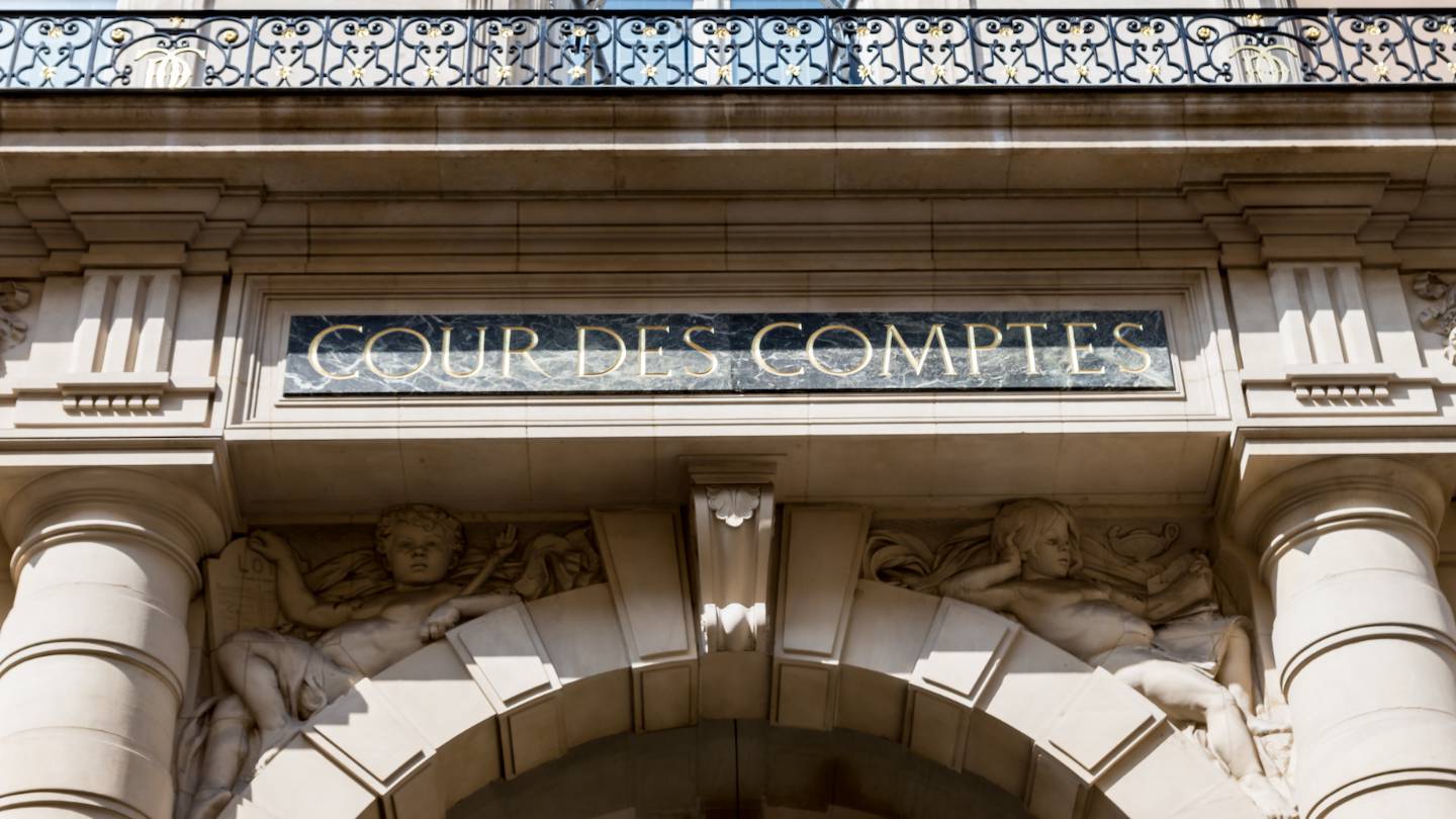 Cour des comptes à Paris