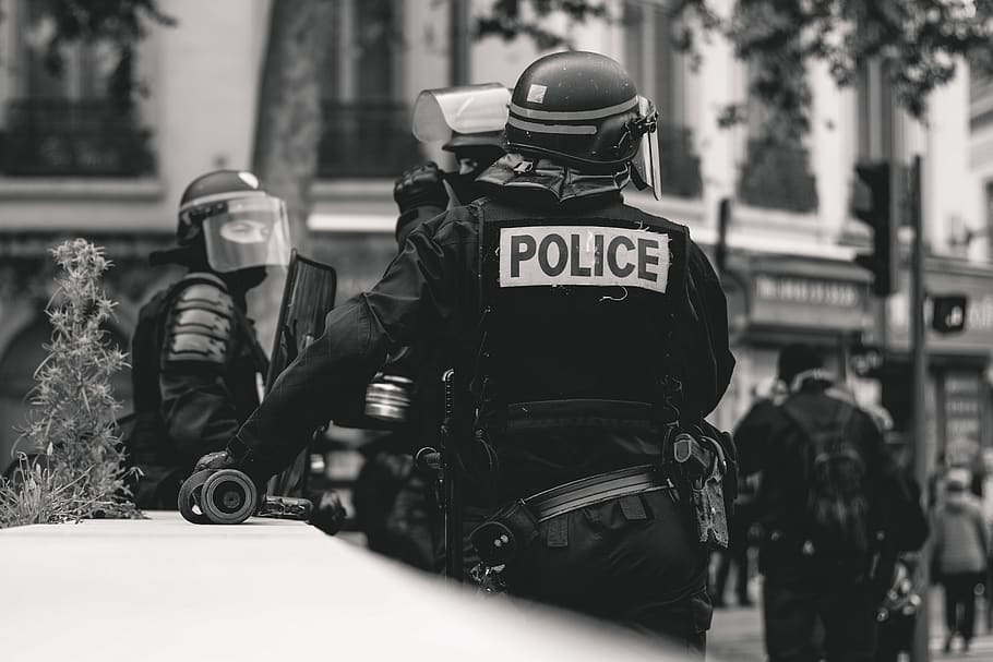 Police française sur Paris