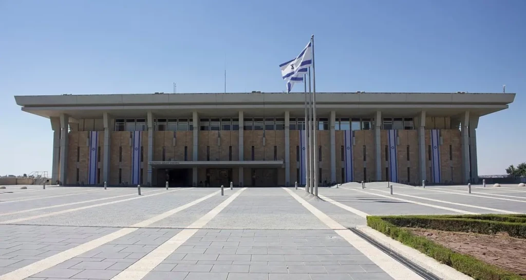 e972d8712658991bbd9087f7dd68d7.jpg@